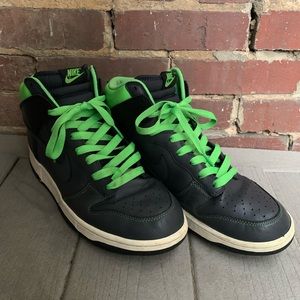Nike Dunks - Anthracite Green Size 12